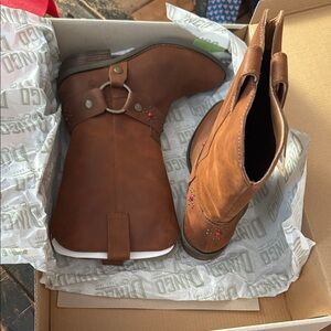 Dingo Brown Ankle Boots with Embroidered Accents